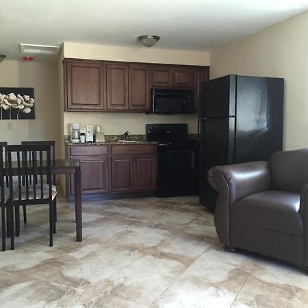 Curtis Inn & Suites Hollywood Rum bild