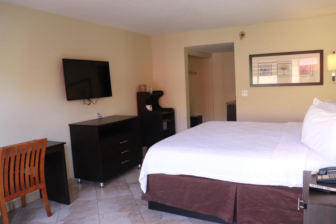 Curtis Inn & Suites Hollywood Exteriör bild