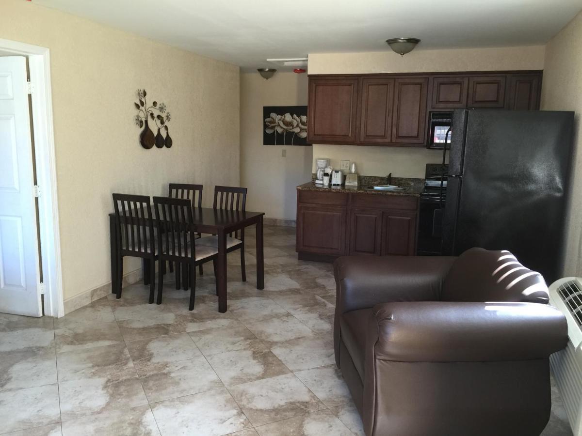 Curtis Inn & Suites Hollywood Rum bild